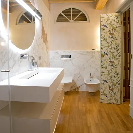 Della Colonna, Luxury And Comfort In The Heart Of *