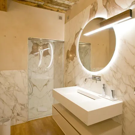 Della Colonna, Luxury And Comfort In The Heart Of * Lucca